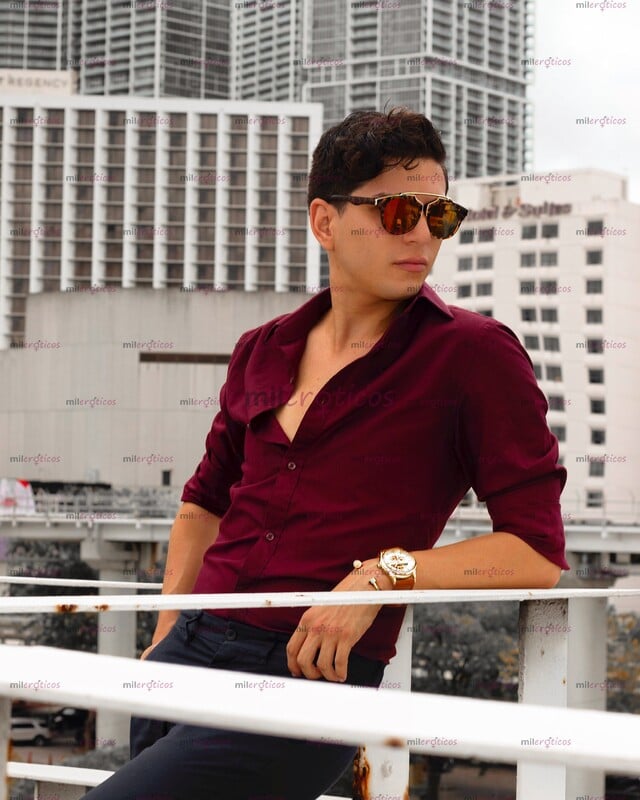 FOTOS DE VERGON XXL 23CM. ESCORT PROFESIONAL TRATO V.I.P. ACTOR PORNO RECONOCIDO.