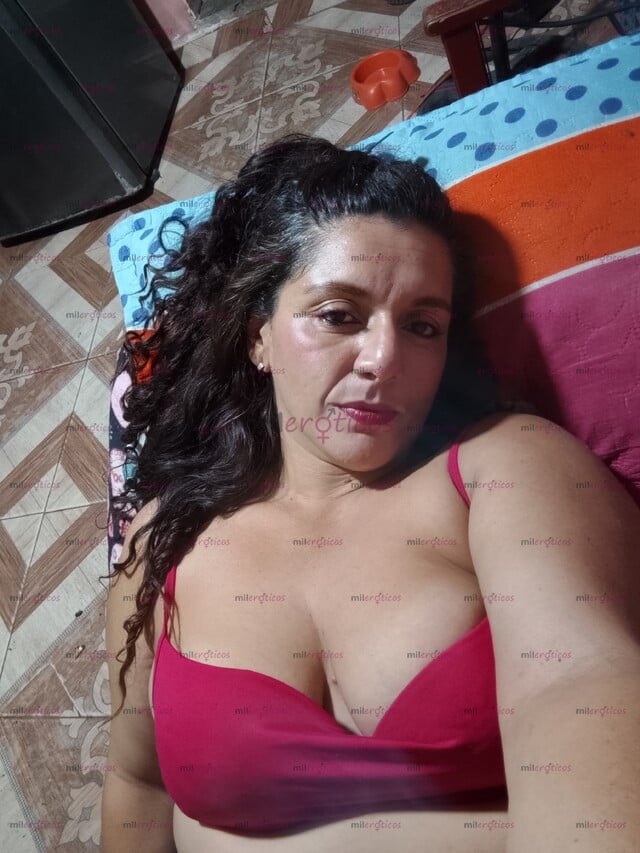 FOTOS DE HOLA SOY ANDRÉA TENGO 41 AÑOS EXPERTA EN PRINCIPIANTES Y MUY ARRECHA