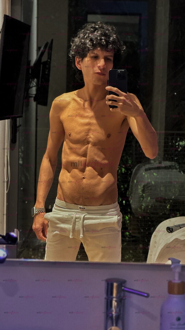 FOTOS DE VERGOTA DE TWINK. 23CM GRUESA Y MORBOSO. ACTIVO