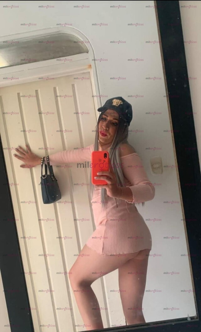 FOTOS DE LLEGÓ THALIA NIÑA CON SENOS NATURALES Y COLA APRETADA