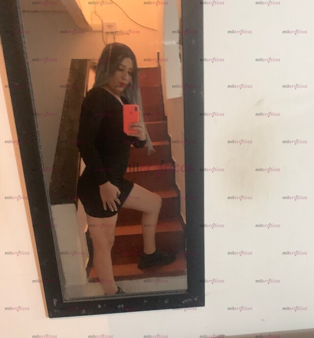 FOTOS DE LLEGÓ THALIA NIÑA CON SENOS NATURALES Y COLA APRETADA