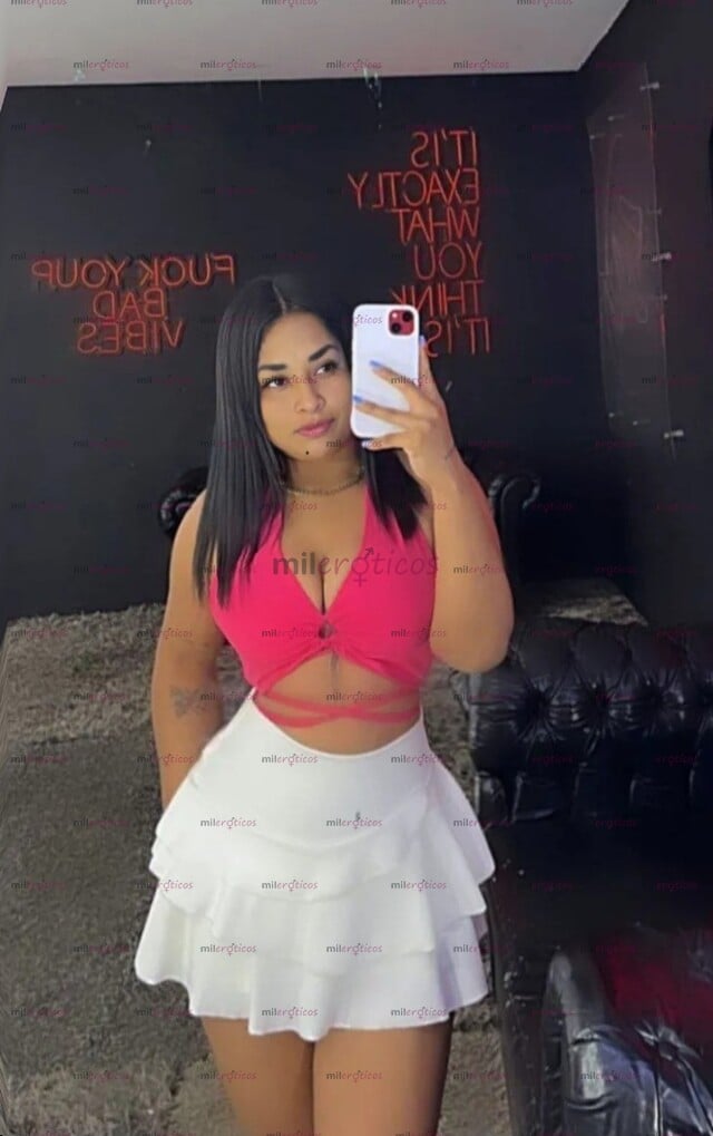 FOTOS DE UNIVERSITARIA EN BUSCA DE APOYO Y CONEXIONES GENUINAS