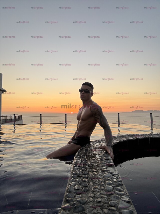 FOTOS DE COLOMBIANO 1,80 EXCELENTE TRATO CUERPO GYM TOP 24 AÑOS