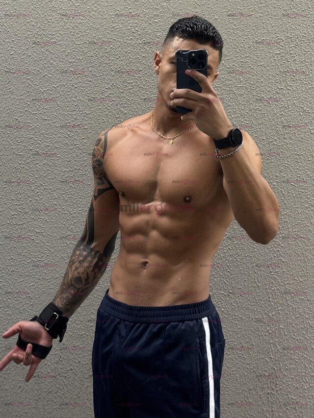 FOTOS DE COLOMBIANO 1,80 EXCELENTE TRATO CUERPO GYM TOP 24 AÑOS