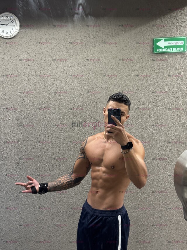 FOTOS DE COLOMBIANO 1,80 EXCELENTE TRATO CUERPO GYM TOP 24 AÑOS
