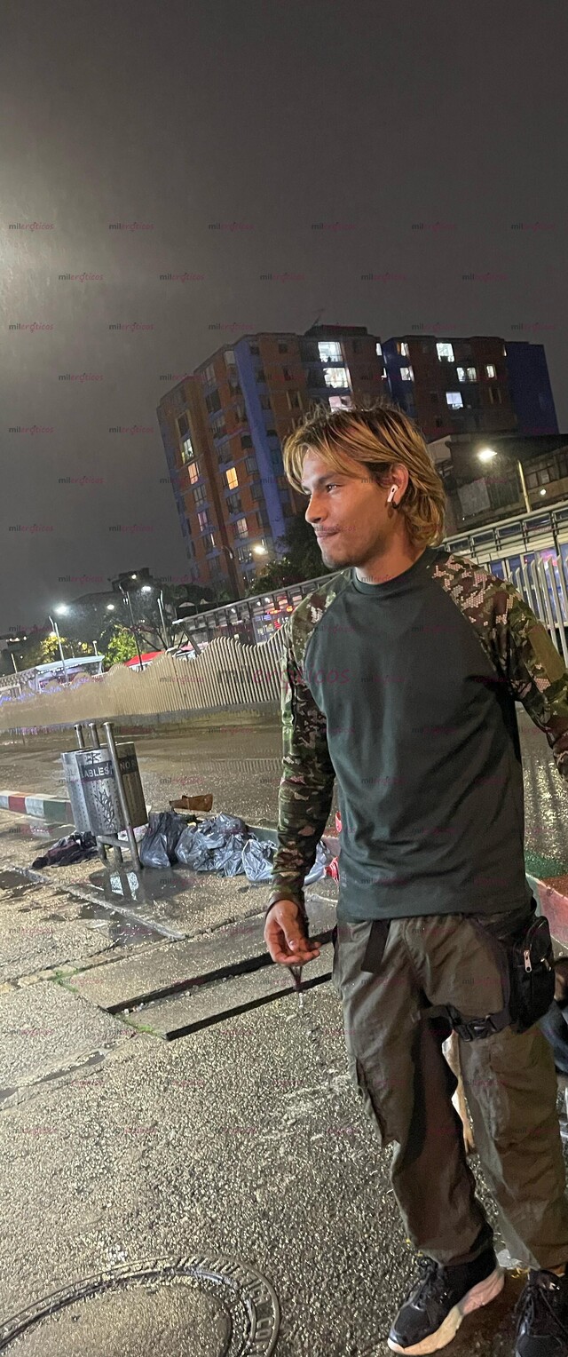 FOTOS DE JOVENCITO SIEMPRE CON LA VERGA PARADA , MACHO DOMINANTE