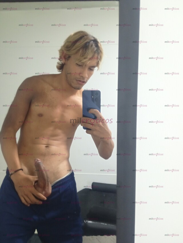 FOTOS DE JOVENCITO SIEMPRE CON LA VERGA PARADA , MACHO DOMINANTE