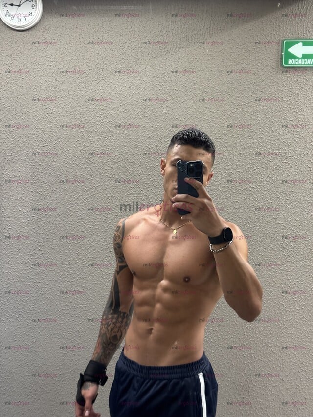 FOTOS DE COLOMBIANO 25 AÑOS VERGON ALTO 180 CM DISPONIBLE EN TU CUIDAD.