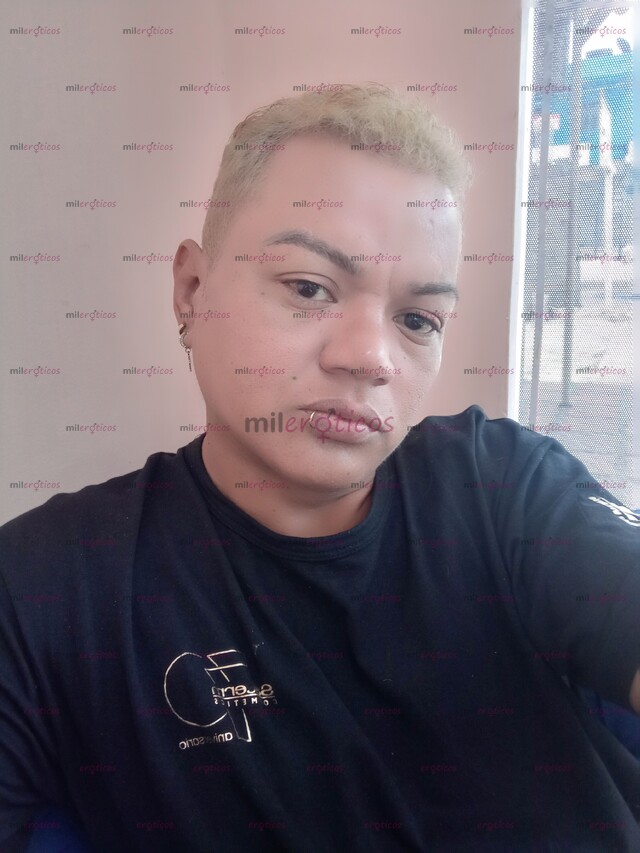 FOTOS DE ACTIVO VERSÁTIL AMOROSO CARIÑOSO MORBO BESOS DE NOVIOS BESO NEGRO POSES VARIAS