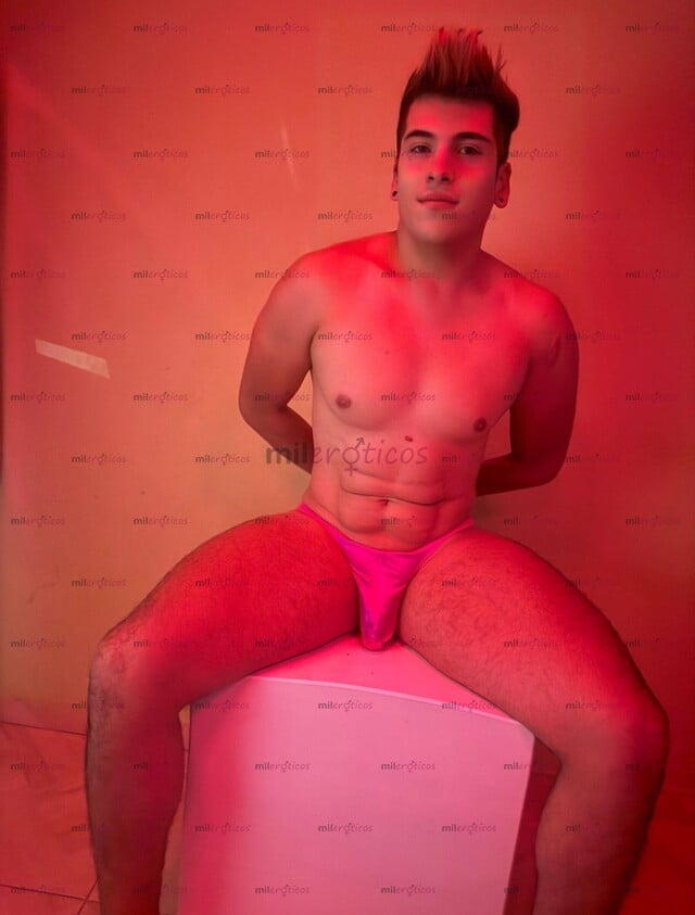 FOTOS DE YONNY KEN UN MAN DE 1.85 DE ALTO ACUERPADO MARCADO DEFINIDO