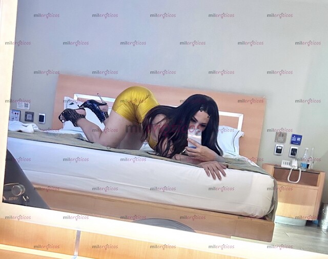 FOTOS DE JOVEN Y SÚPER CALIENTE TRANSEXUAL CON BUENA VERGA Y ARTA LECHE