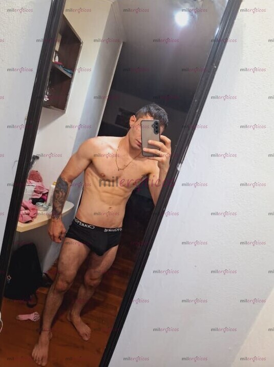 FOTOS DE SERIOS DOTADO VERZATIL Y 20 CM MUY CALIENTES