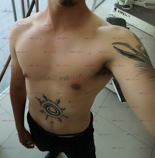 FOTOS DE JOVEN CABALLEROSO DE BUEN CUERPO DISPUESTO A CUMPLIR TODO LO QUE TENGAS EN MENTE