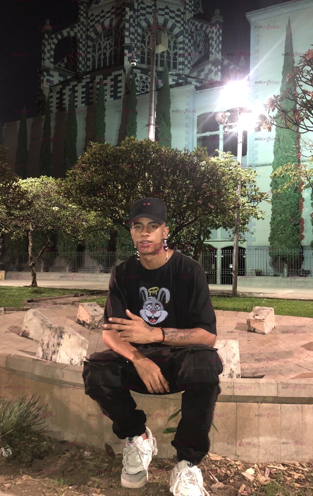 FOTOS DE MORENO CALEÑO DE BUENA VERGA, COMPLACIENTE