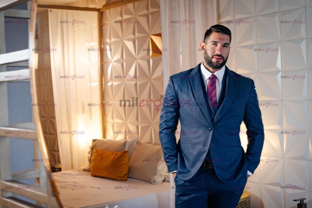 FOTOS DE TAPATÍO DOMINANTE, JOVEN Y BIEN DOTADO (23CM) FIESTERO