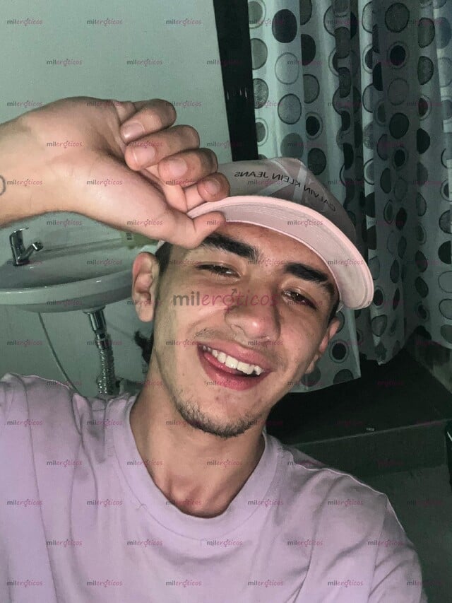 FOTOS DE CHICO COMPLACIENTE CALIENTE DE 19 AÑOS CON GANAS DE QUE LA PASES BIEN