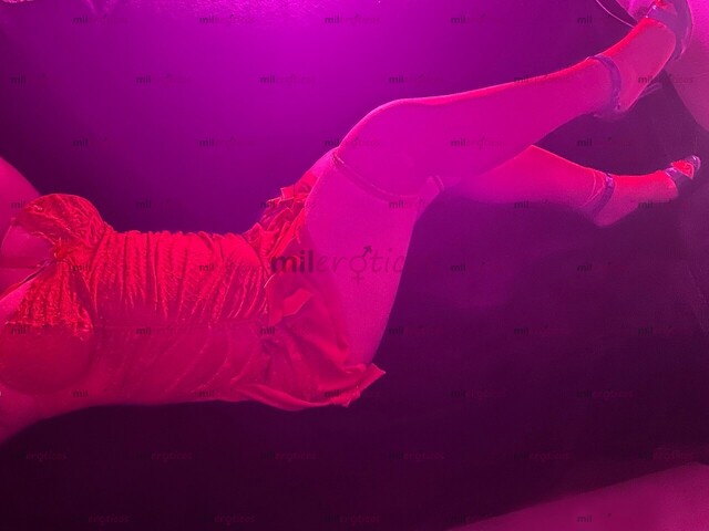 FOTOS DE GORDIBU4NA ¿ TE ATRAEN LOS PIES SUAVES, LIMPIOS Y CUIDADOS ?