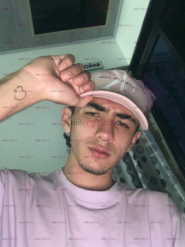 FOTOS DE CHICO COMPLACIENTE CALIENTE DE 19 AÑOS CON GANAS DE QUE LA PASES BIEN