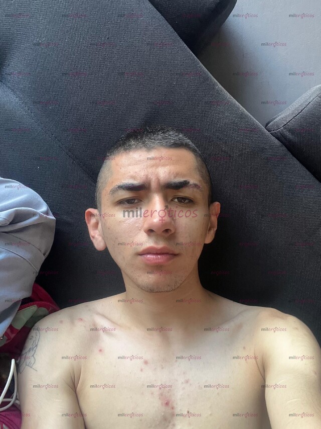FOTOS DE CHICO COMPLACIENTE CALIENTE DE 19 AÑOS CON GANAS DE QUE LA PASES BIEN