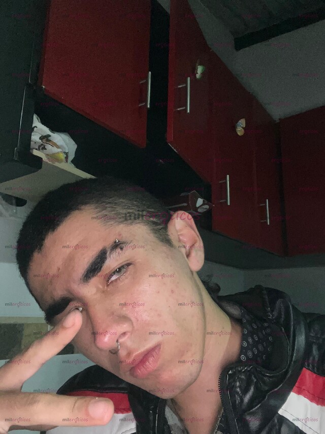 FOTOS DE CHICO COMPLACIENTE CALIENTE DE 19 AÑOS CON GANAS DE QUE LA PASES BIEN