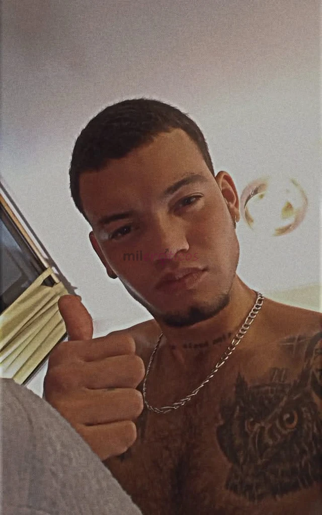Kevin 23 anos trabajo con dedicacion y exigenciacon 23 anos mantengo un estilo de vida activo disciplinado y centrado en el deporte mi fisico refleja...