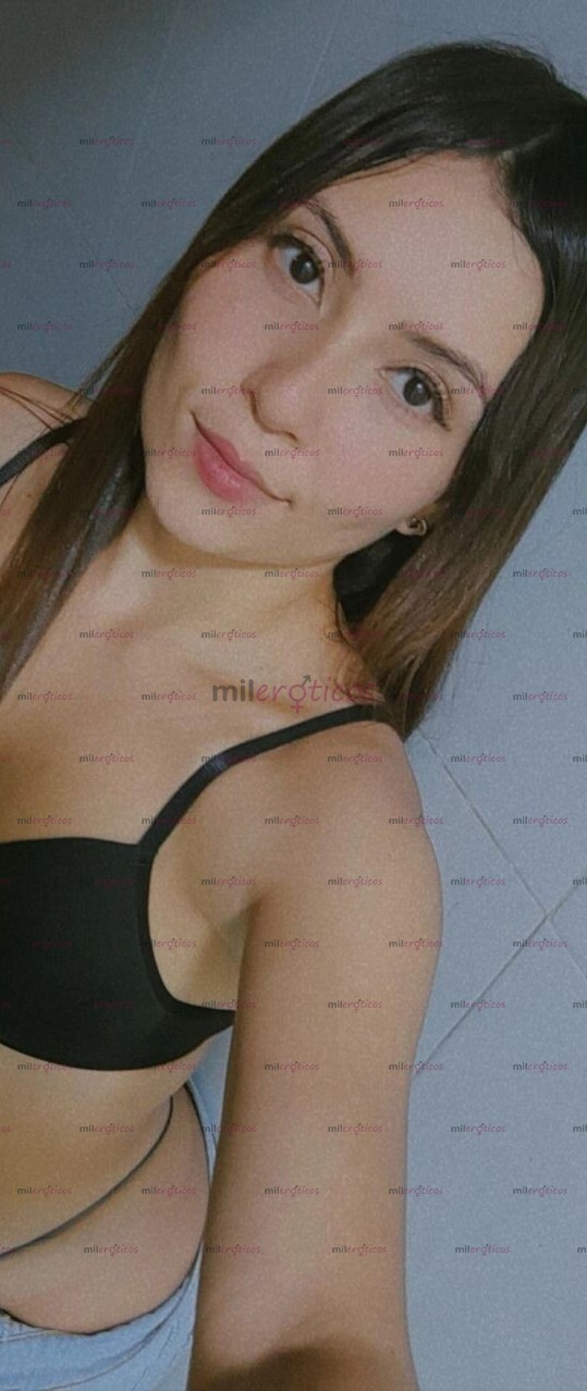 FOTOS DE BELLA BLANQUITA CON CUCA ROSADITA Y BIEN APRETADITA DESEO COMERTE ESE PALO RICO