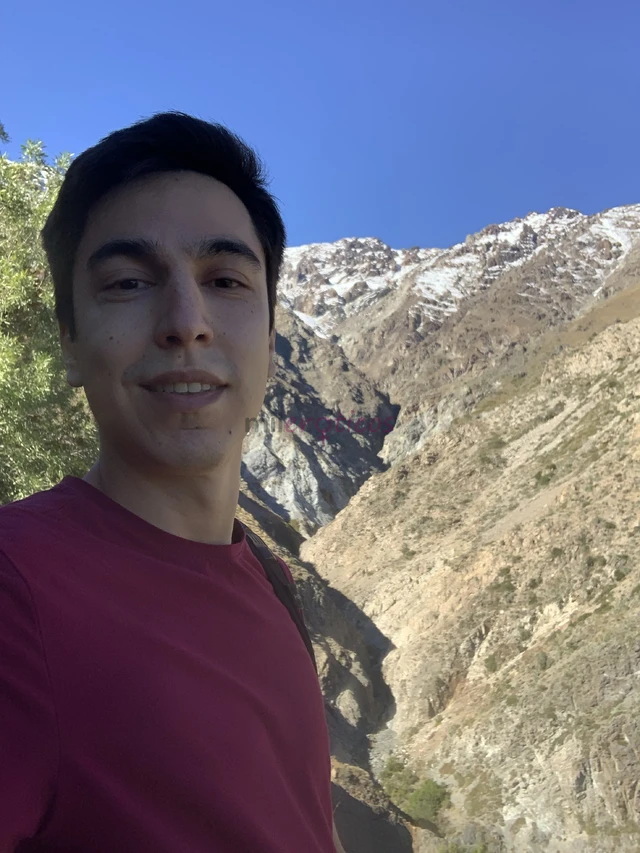 Buenas por aqui uno de los pocos escort chilenos y jovencito disponible para complacer solo a hombres o parejas de hombres soy versatil dotado fit cal...