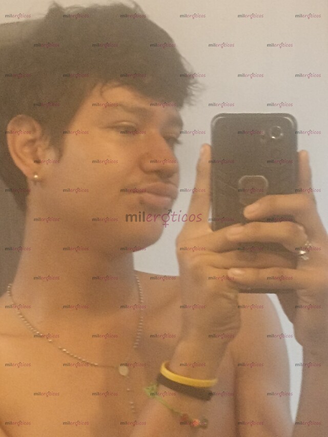 FOTOS DE FLACO VERSÁTIL... 18CM DE VERGA ... CULO EN CEREZA ...