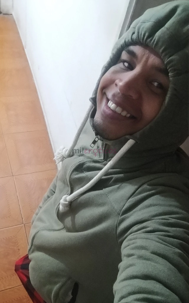 Hola soy activo me gusta follar duro pervertido con ganas de conocerte soy divertido y con ganas de complacerte quiero meterlo todo y ver tu cara disf...