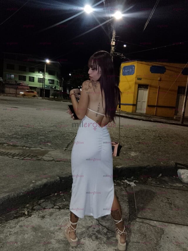 FOTOS DE SOY UNA CHICA CALIENTE Y CARIÑOSA ,HAGO TRATO DE NOVIA ,SOY TATUADA FLAQUITA Y .