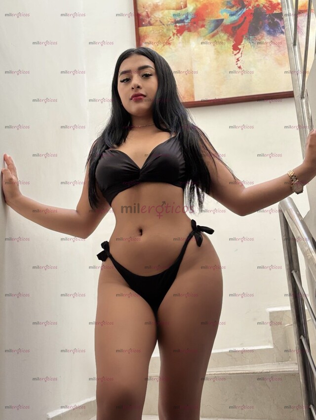 FOTOS DE SCARLET MORENITA DE 19 REALES, PEQUEÑITA Y PETIT