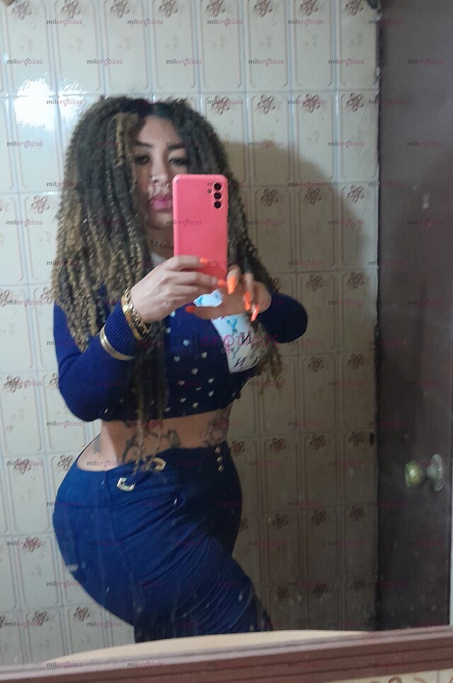 FOTOS DE UNA NALGONA QUE TE HARA VOLAR ...... ESTOY DISPUESTO A SATISFACERTE