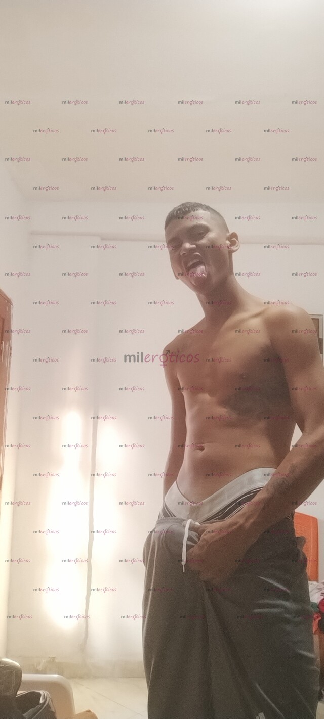 FOTOS DE HOLA AMOR NO TE PASES VEN Y DISFRUTA DE ESTE VERGON DE 20 CM