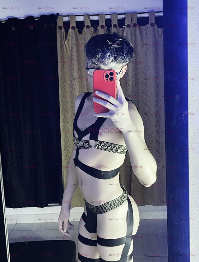 FOTOS DE JOVEN DELGADO, BLANCO NUEVO EN LA CIUDAD