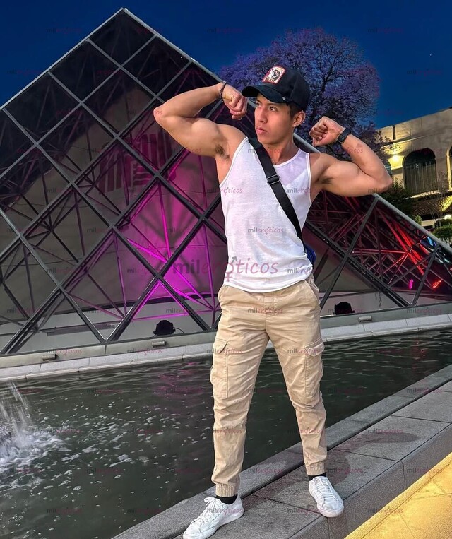 FOTOS DE DIEGO LUNA, CREADOR DE CONTENIDO PARA ADULTOS.