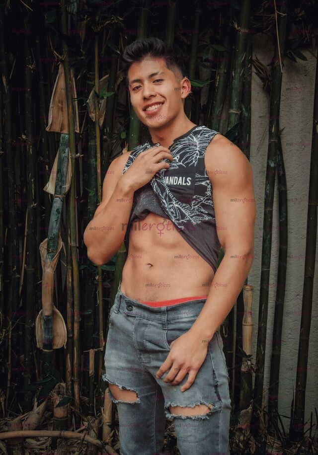 FOTOS DE DIEGO LUNA, CREADOR DE CONTENIDO PARA ADULTOS.