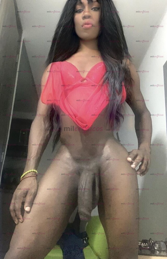 FOTOS DE NEGRA DOTADA 25CM LECHERA CALIENTE POTENTE REAL