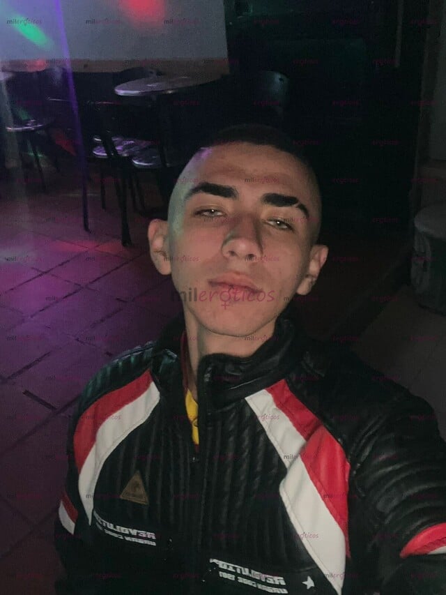 FOTOS DE ARDIENTE CHICO COMPLACIENTE DE 19 AÑOS ARRECHO PASIVO CON GANAS DE SEXO YA