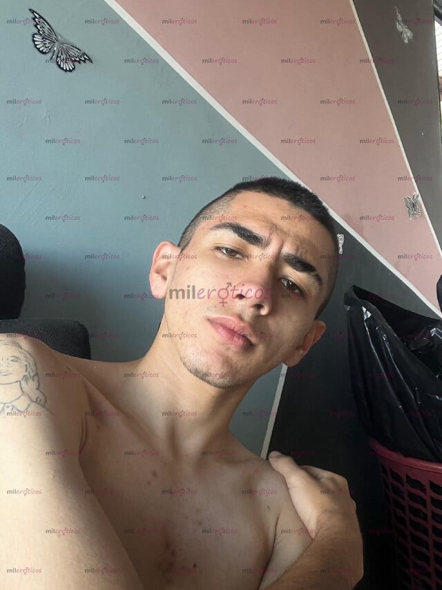 FOTOS DE ARDIENTE CHICO COMPLACIENTE DE 19 AÑOS ARRECHO PASIVO CON GANAS DE SEXO YA