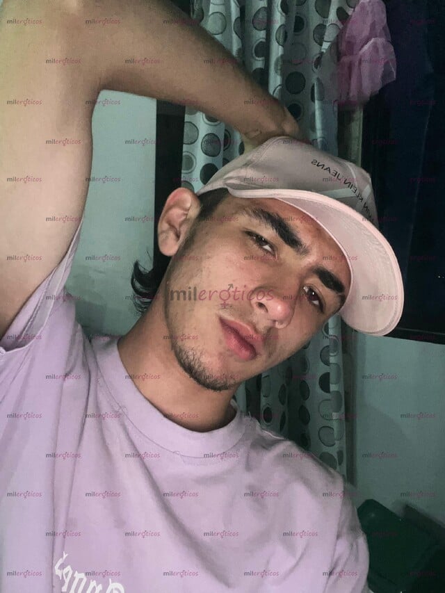FOTOS DE ARDIENTE CHICO COMPLACIENTE DE 19 AÑOS ARRECHO PASIVO CON GANAS DE SEXO YA