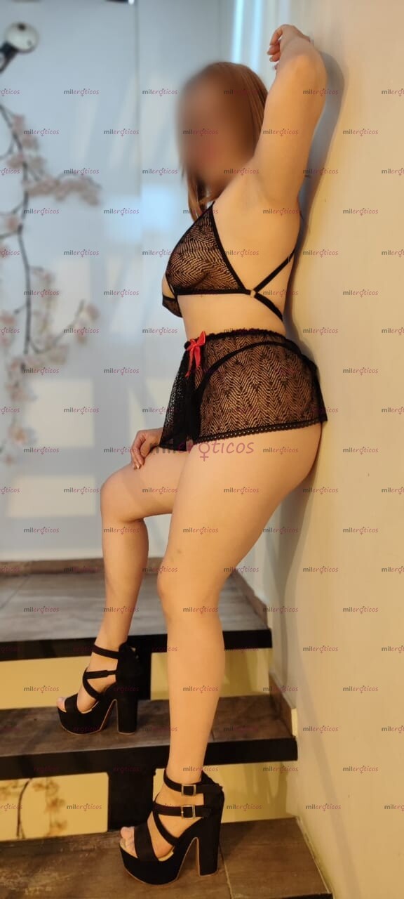 FOTOS DE COMPLACIENTE, DESCOMPLICADA, AMOROSA DISPUESTA A COMPLACER Y COMPARTIR