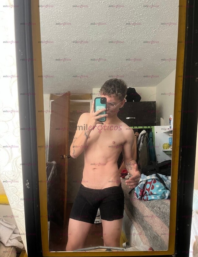 FOTOS DE TWINK COMPLACIENTE, CON GANAS DE DIVERTIRSE UN POCO