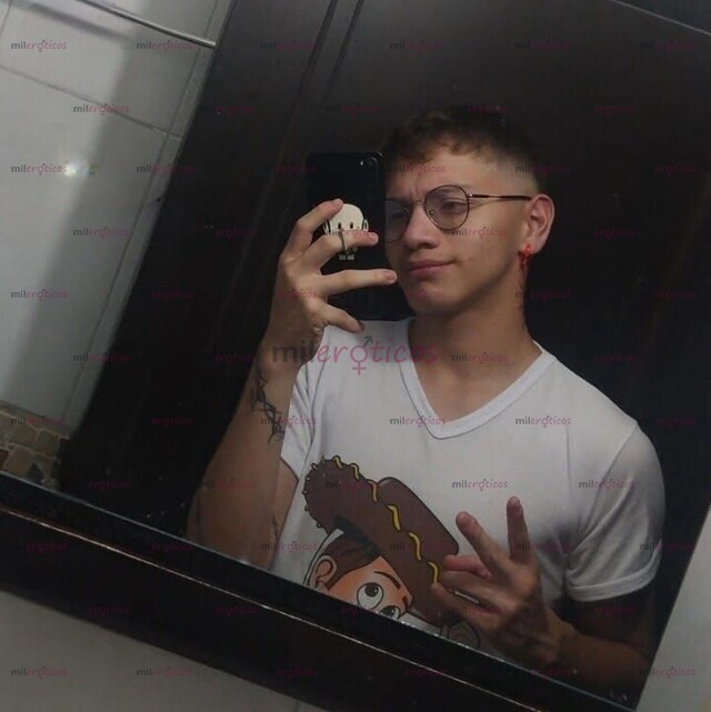 FOTOS DE TWINK COMPLACIENTE, CON GANAS DE DIVERTIRSE UN POCO