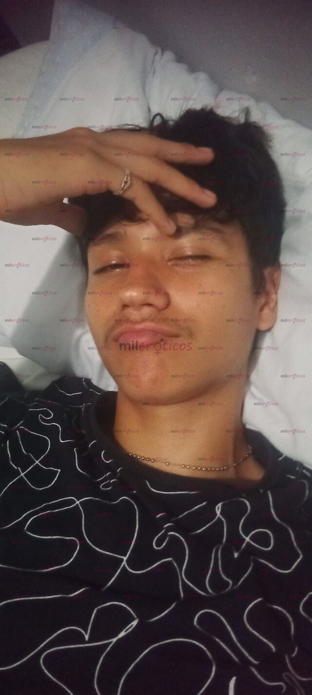 FOTOS DE FLACO VERSÁTIL... 18CM DE VERGA ... CULO EN CEREZA ...