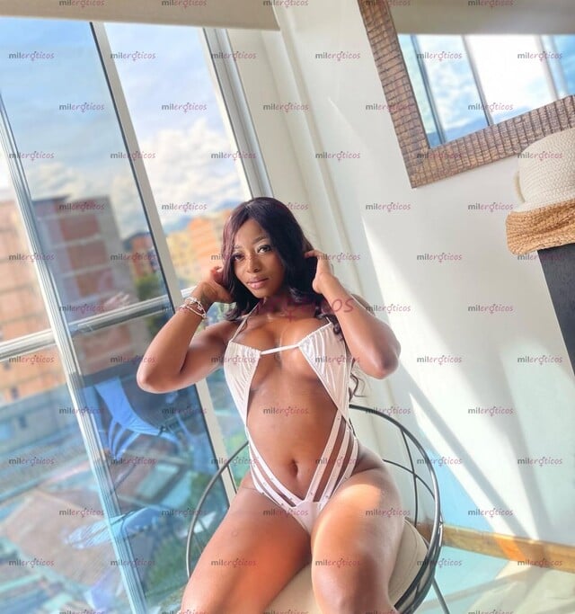 FOTOS DE SEXY Y ARDIENTE MUJER MORENA JOVENCITA Y APRETADITA