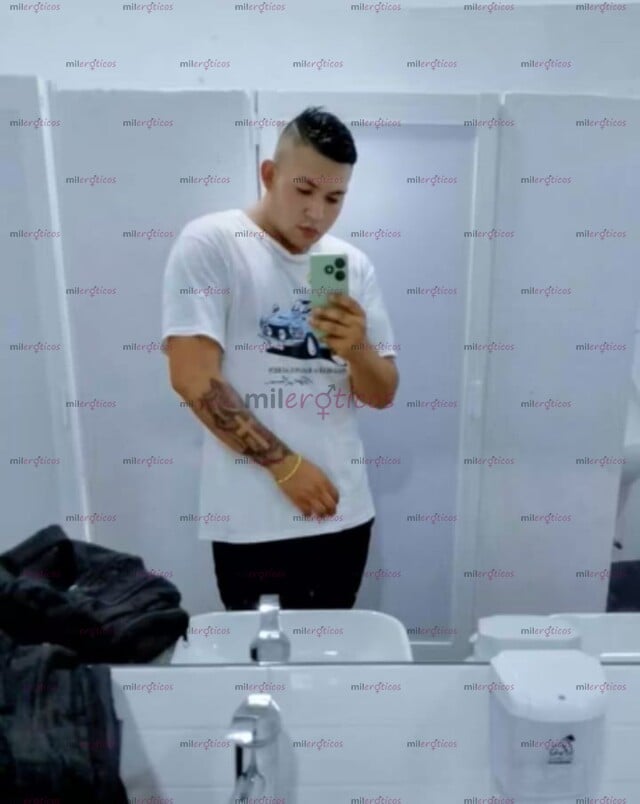 FOTOS DE CHICO MUY CALIENTE DISPUESTO A CUMPLIR TUS MÁS LOCAS FANTASÍAS.