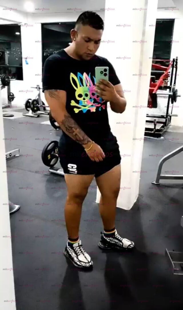 FOTOS DE CHICO MUY CALIENTE DISPUESTO A CUMPLIR TUS MÁS LOCAS FANTASÍAS.