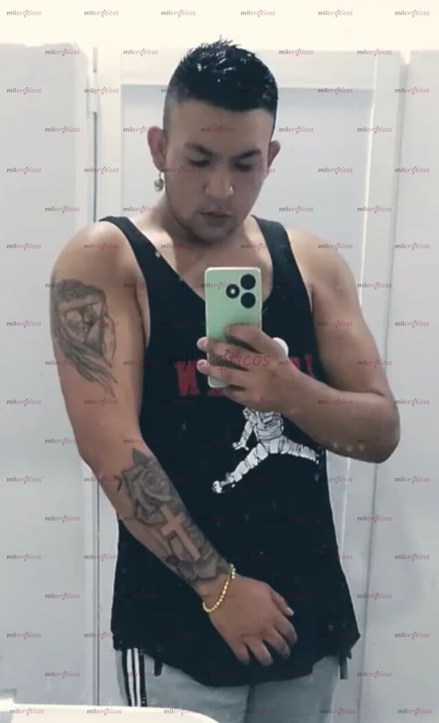 FOTOS DE CHICO MUY CALIENTE DISPUESTO A CUMPLIR TUS MÁS LOCAS FANTASÍAS.