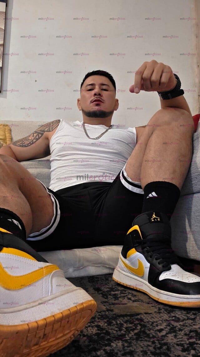FOTOS DE CABRON DOMINANTE 100% NORTEÑO VERGON ROMPE CULOS LISTO PARA CUMPLIR TUS FANTASIA
