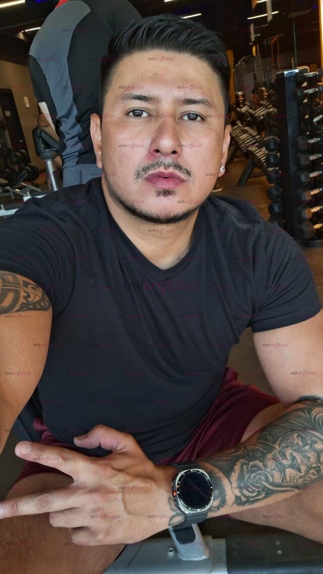 FOTOS DE CABRON DOMINANTE 100% NORTEÑO VERGON ROMPE CULOS LISTO PARA CUMPLIR TUS FANTASIA